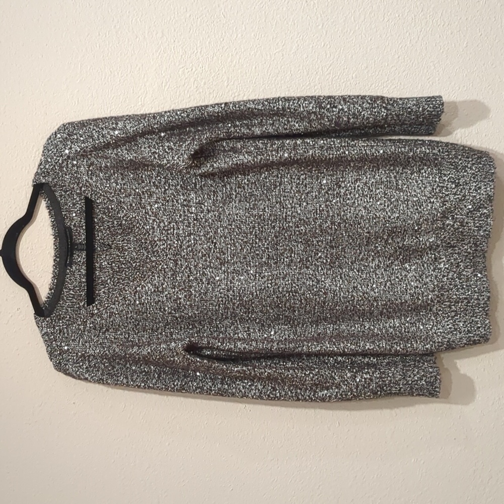 White House Black Market Silver V-Neck Sweater Size Large